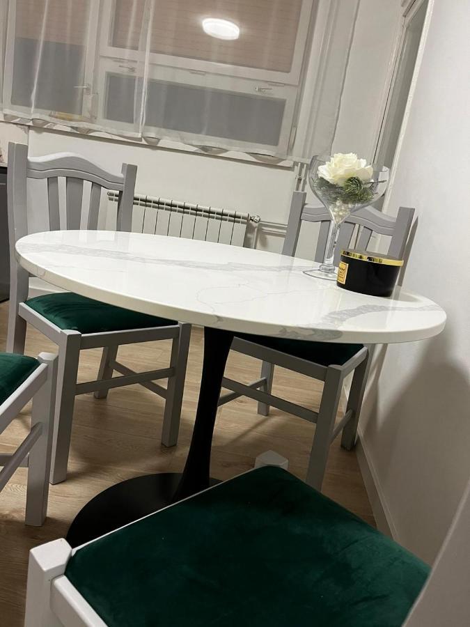 Apartman Gold Maris Lejlighed Karlovac Eksteriør billede
