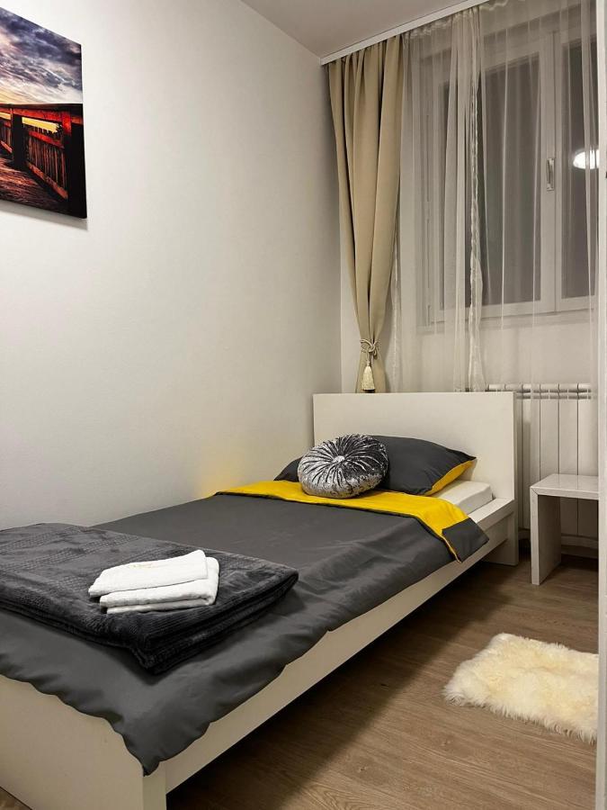 Apartman Gold Maris Lejlighed Karlovac Eksteriør billede