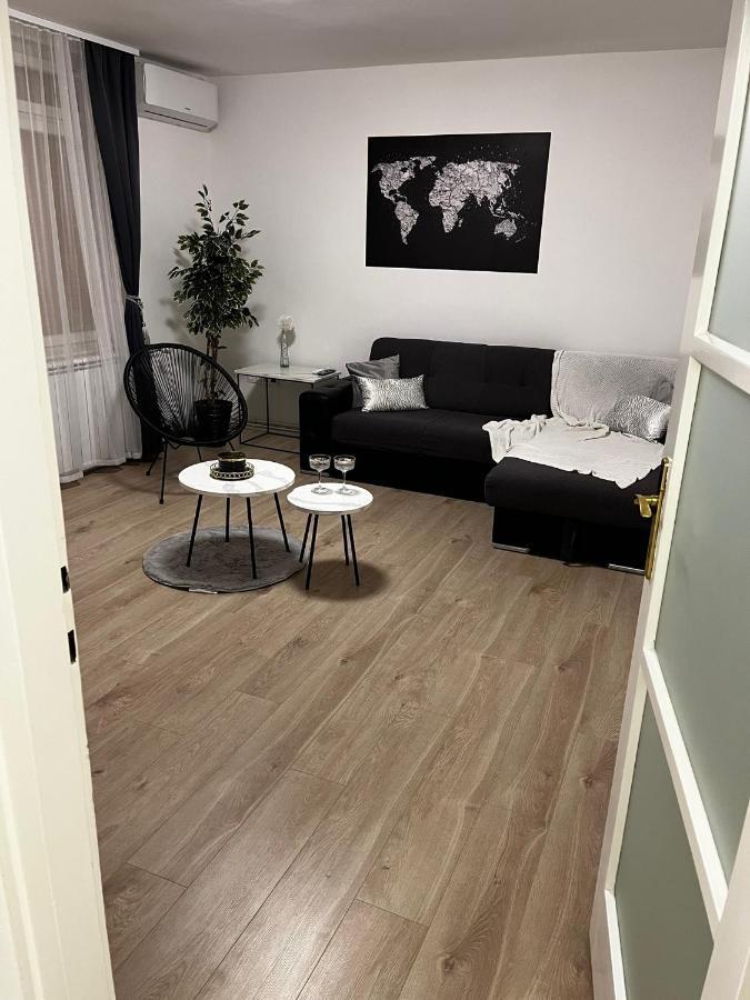 Apartman Gold Maris Lejlighed Karlovac Eksteriør billede